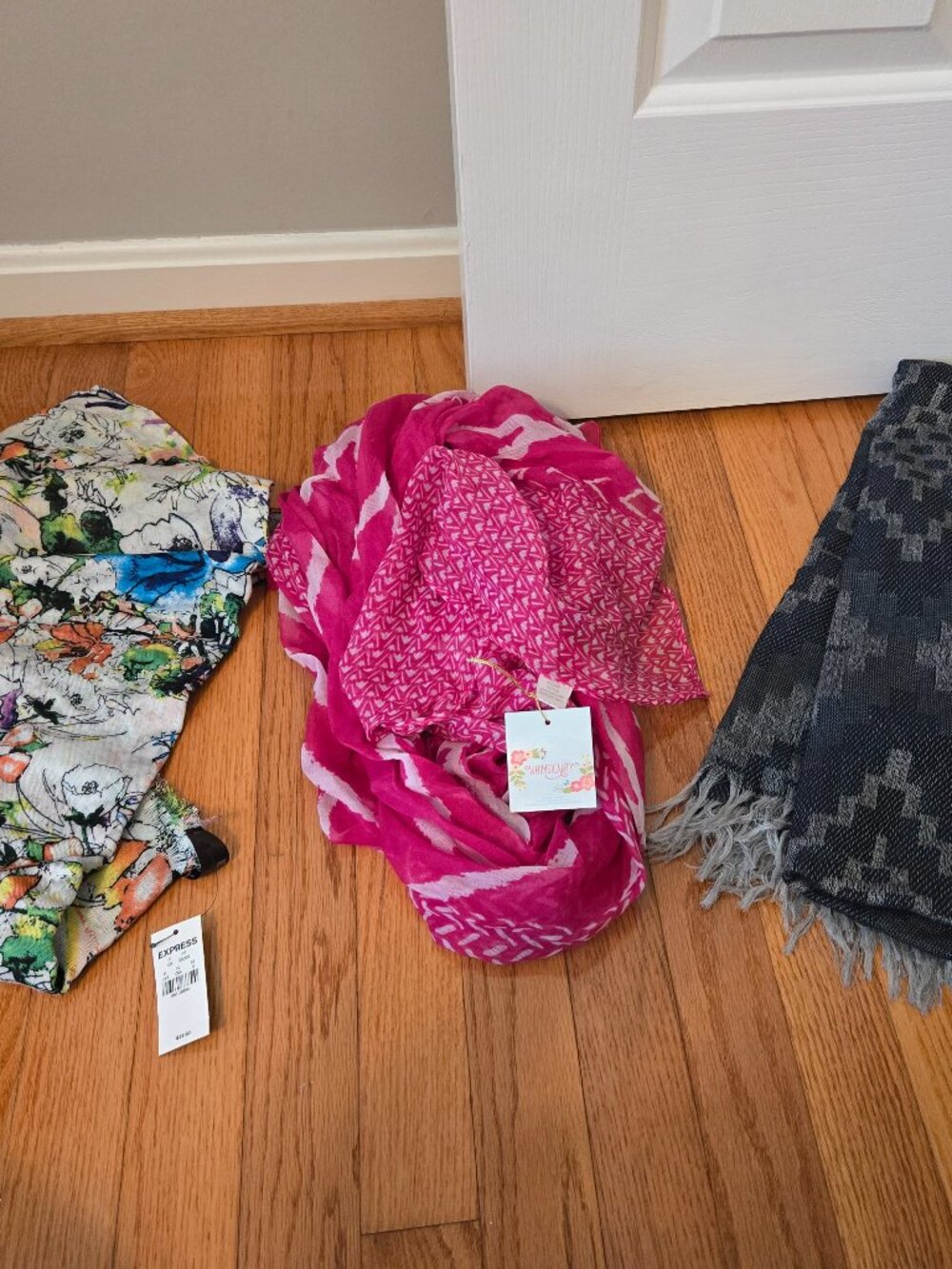 NWT Bundle of 3 womens scarves